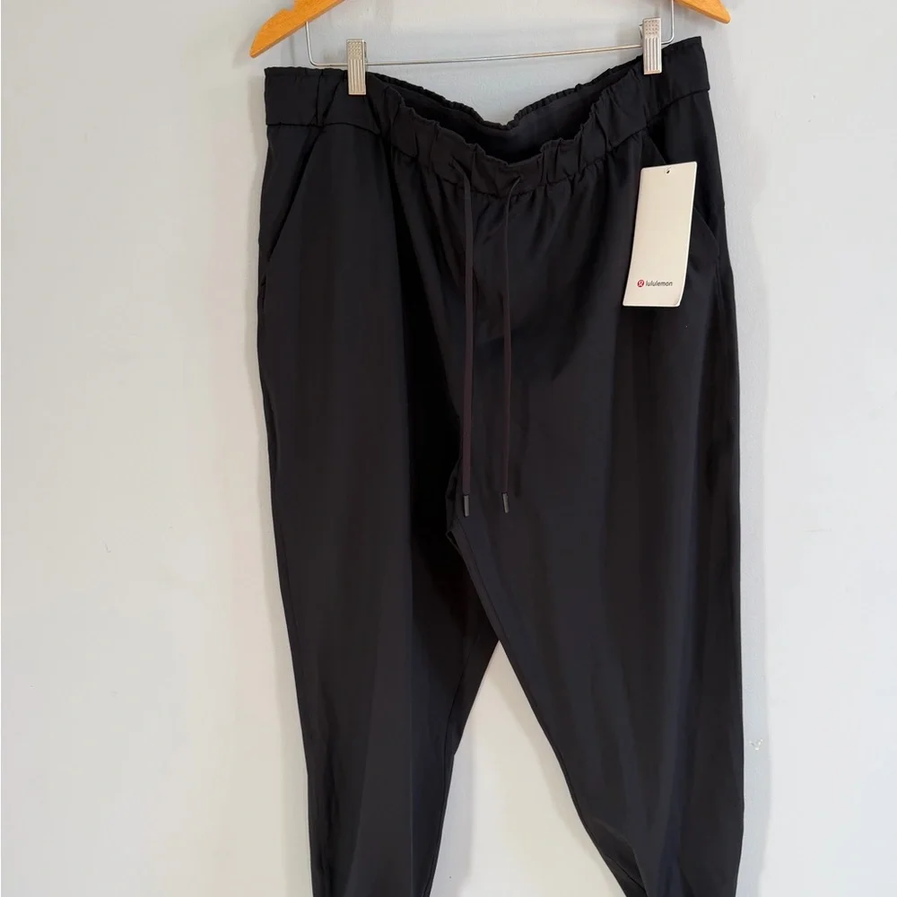 Lululemon Stretch High-Rise Joggers Black Size 18 Short 25” Inseam NWT